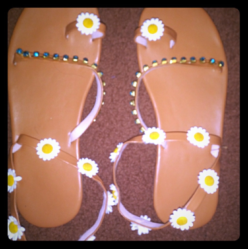 Open toe sandals with flower/rhinestones